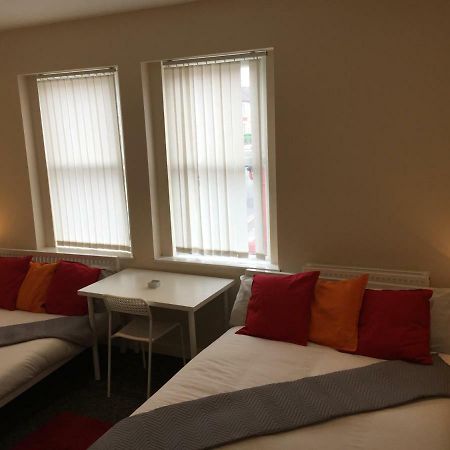 Crel Serviced Apartment- Anfield & Everton Area -Sleeps 7 Liverpool Exterior foto