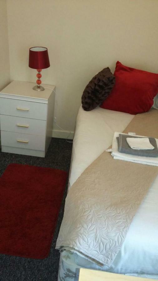 Crel Serviced Apartment- Anfield & Everton Area -Sleeps 7 Liverpool Exterior foto